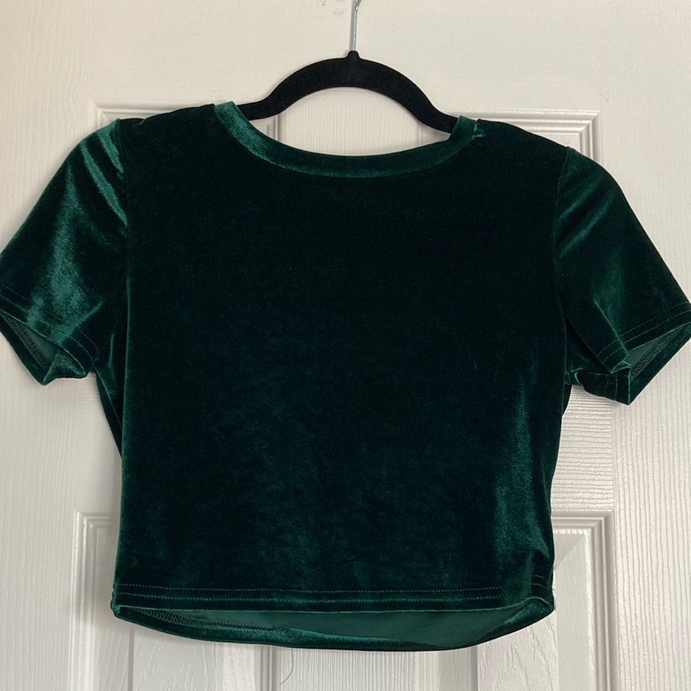 ⚡️3/$10⚡️ Emerald Green Velvet Crop Top
